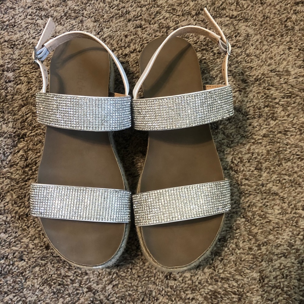 Platform Sandals - Picture 2 of 4